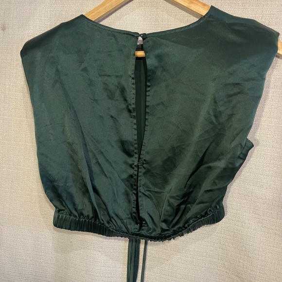 Silk Nicholas Emerald Satin Crop Top Silk - Picture 6 of 11